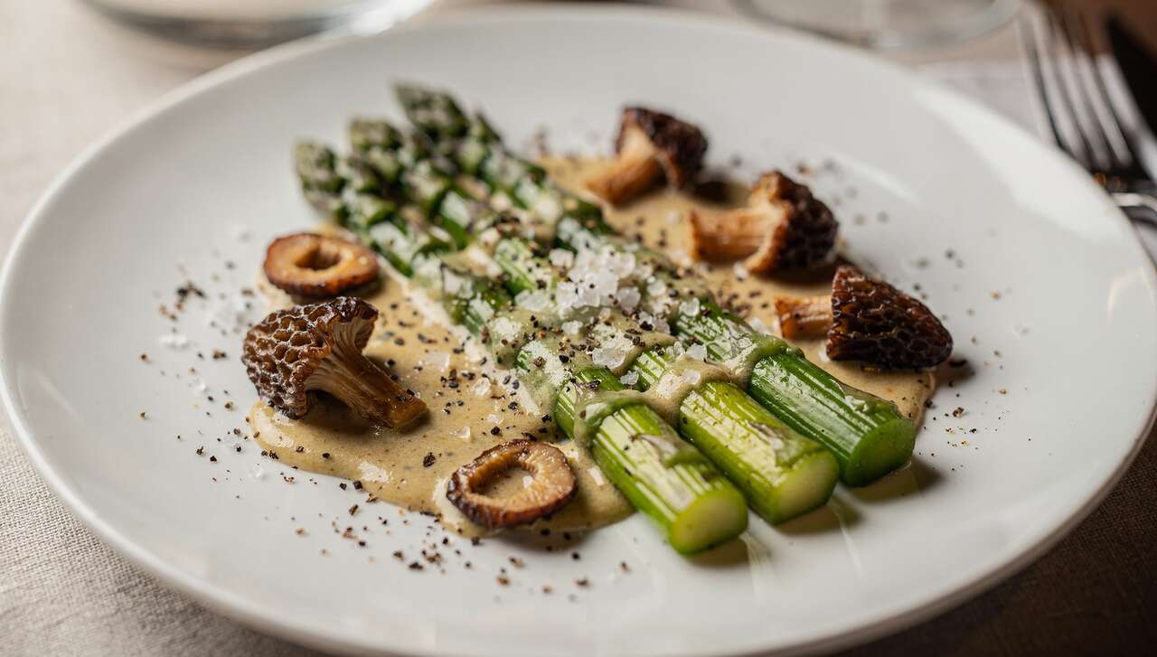 Recette d'asperges vertes à la sauce aux morilles