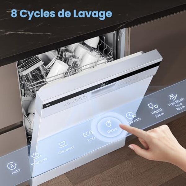 Découvrez le lave-vaisselle COMFEE' FD1435E-X, un appareil silencieux et efficace pour 14 couverts. Consommation énergétique réduite, performances optimales et design compact pour votre cuisine. 