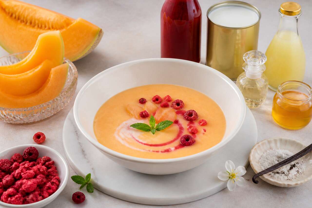 Velouté de melon aux framboises : recette fraîche et originale