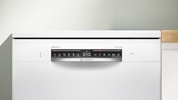 Découvrez notre test du lave-vaisselle Bosch SMS4EMW01F série 4 : efficacité énergétique, design moderne et performances en détail pour bien choisir votre appareil. 